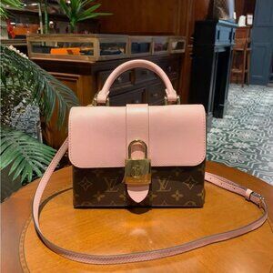 Slightly Used Louis Vuitton Monogram Locky bb Handbags Mini with a Chic
